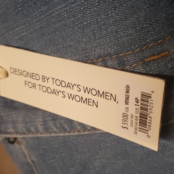 Code Bleu size 14 p color medium denim scallop cross over bottom of jeans - Picture 4 of 4